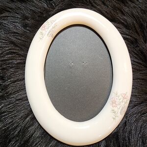 Vintage Floral Oval Picture Frame